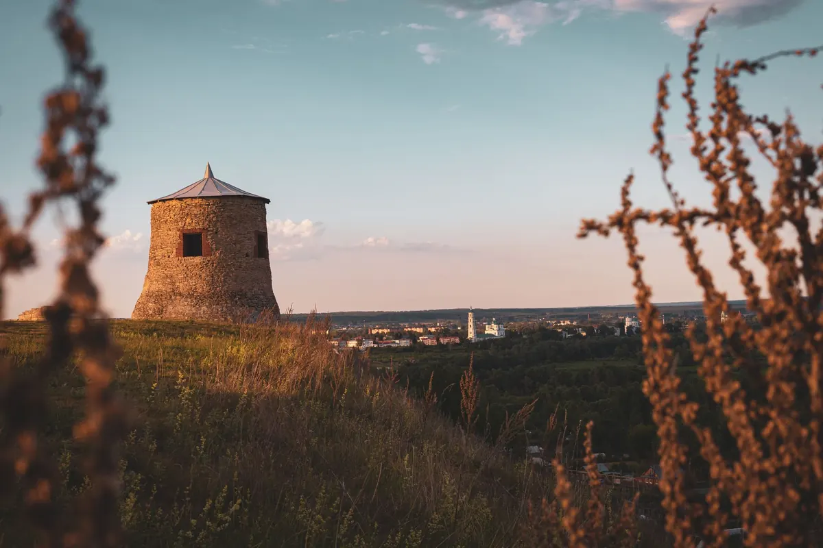 First-Timer's Guide to Glastonbury Tor: Parking, Paths, and Best Views